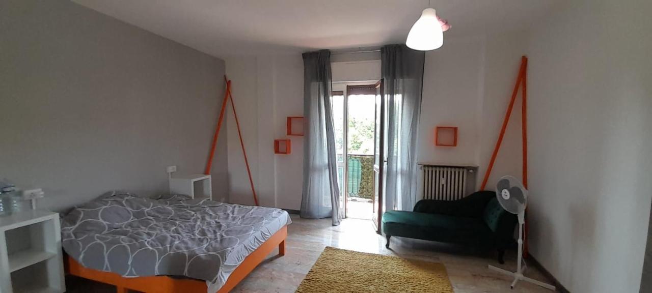 I Feel Orange Hotel Legnano Kültér fotó